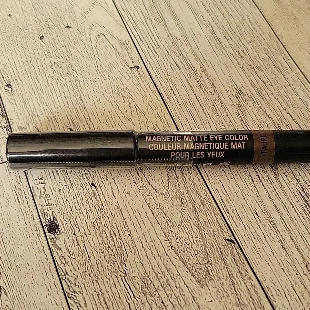 Nudestix Magnetic Matte Eye Color - Taupe